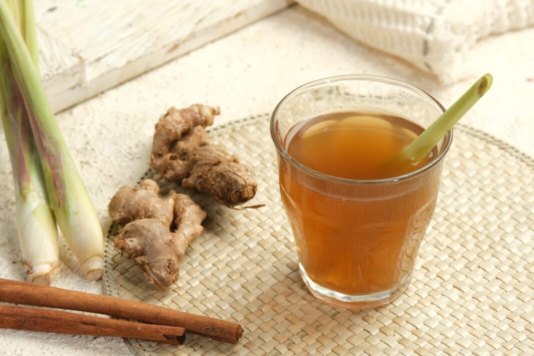 Imbierinis gėrimas žarnynui su citrinžole ir cinamonu