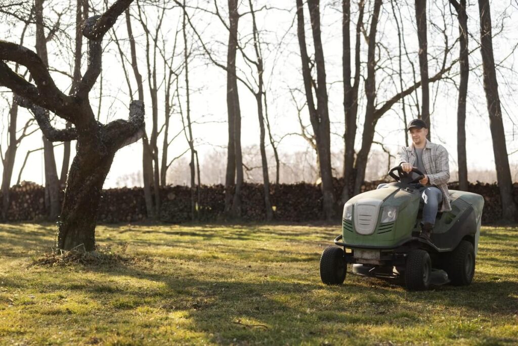 Kaip išsirinkti traktoriuką dideliam sodui ar sklypui