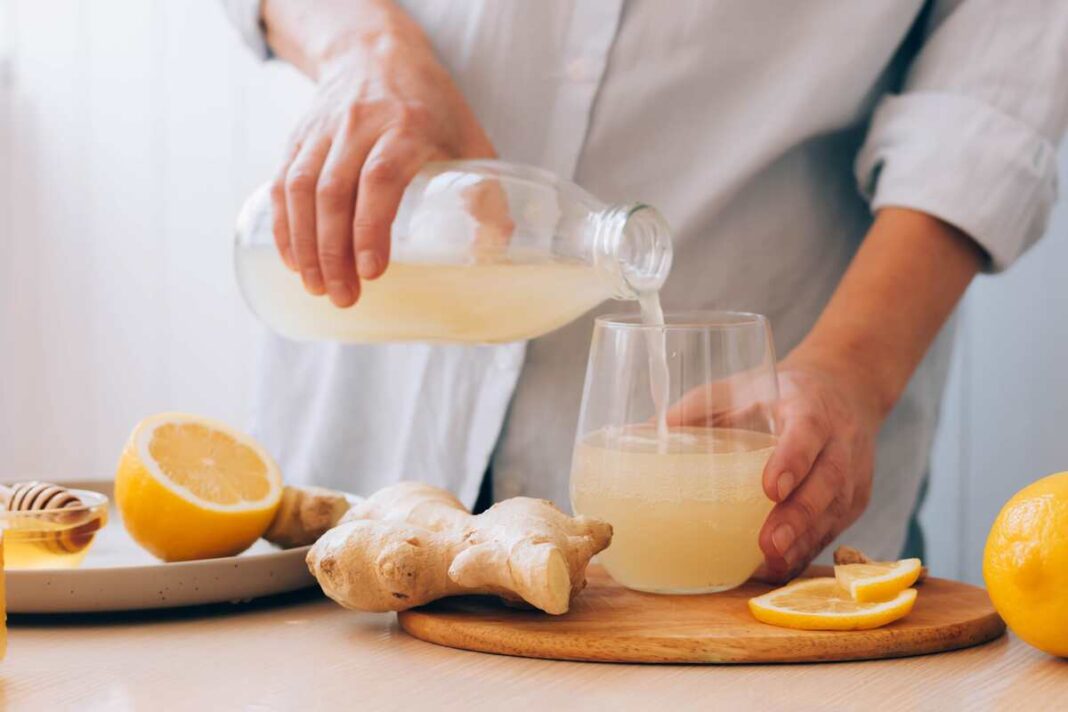 Imbierinė arbata inkstams ir kepenims su citrina ir medumi – natūrali priemonė sveikatai palaikyti.