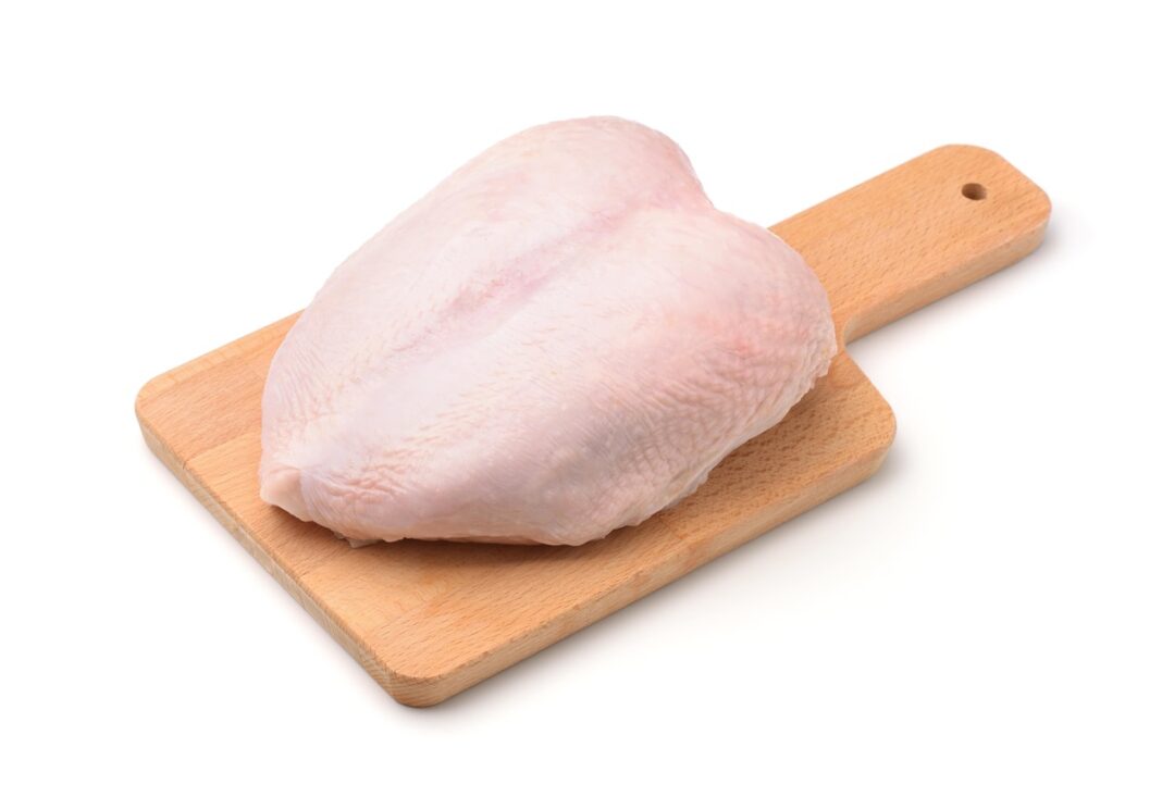 Sveikiausia vištienos dalis – šviežia krūtinėlė, turtinga baltymų ir turinti mažai riebalų.