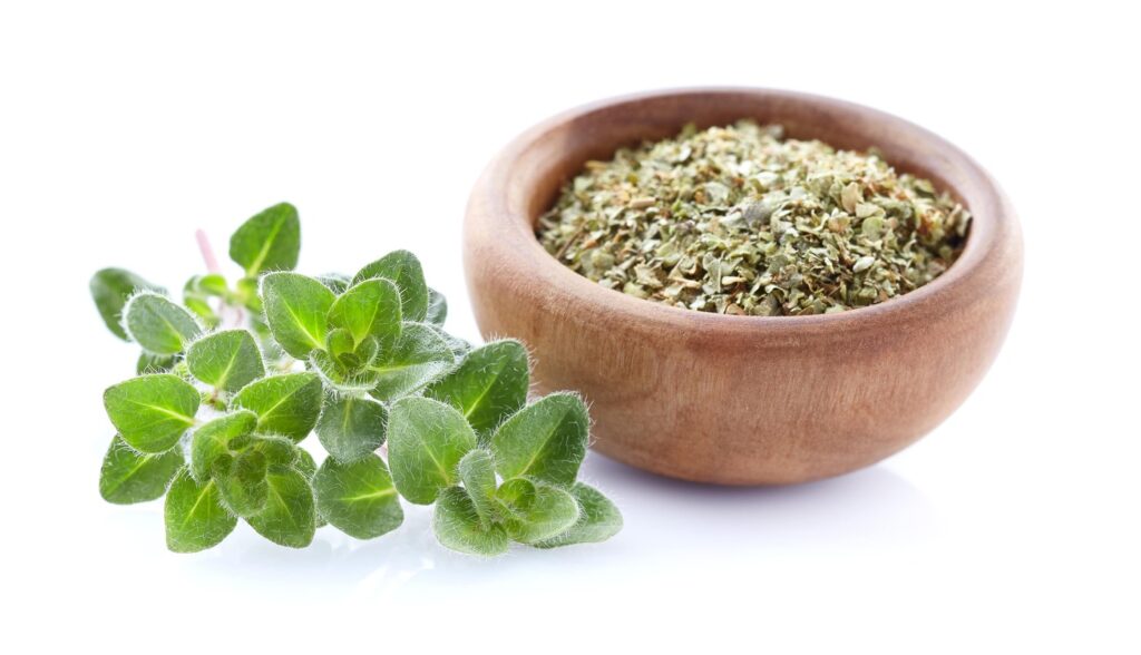 Raudonėlis – džiovintas ir šviežias, natūralus prieskonis su stipriu aromatu ir sveikatai naudinga sudėtimi.