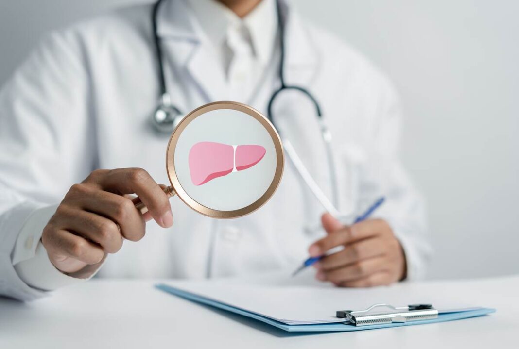 gėrimas kepenims ryte siekiant pagerinti kepenų veiklą ir išvalyti organizmą.