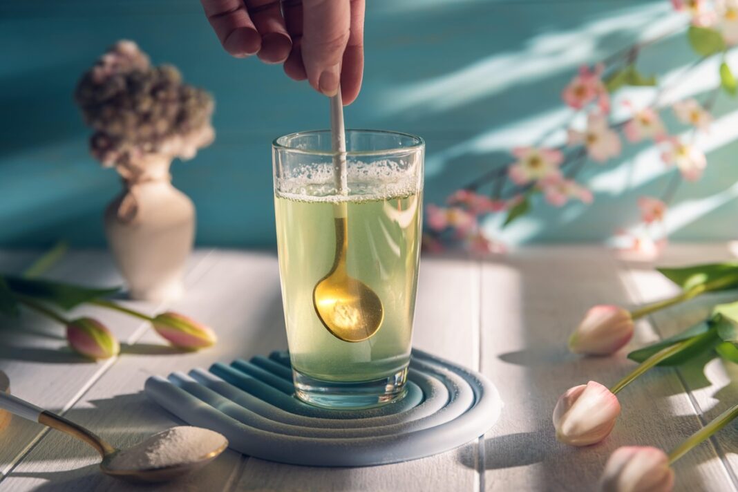 Kolagenas kaulams – maistingas gėrimas, padedantis stiprinti kaulų struktūrą ir mažinti skausmus.