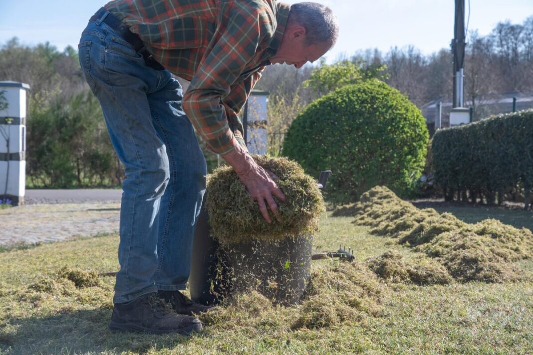 nupjautos žolės panaudojimas kompostavimui – surinkta žalia masė ruošiama naudoti kaip natūralus dirvos praturtinimo būdas.