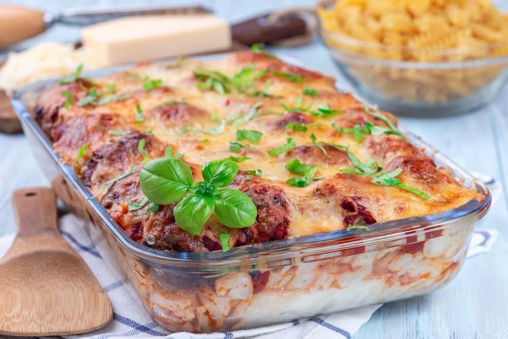 kugelis receptas keptas su minkšta, sultinga tekstūra ir žolelėmis