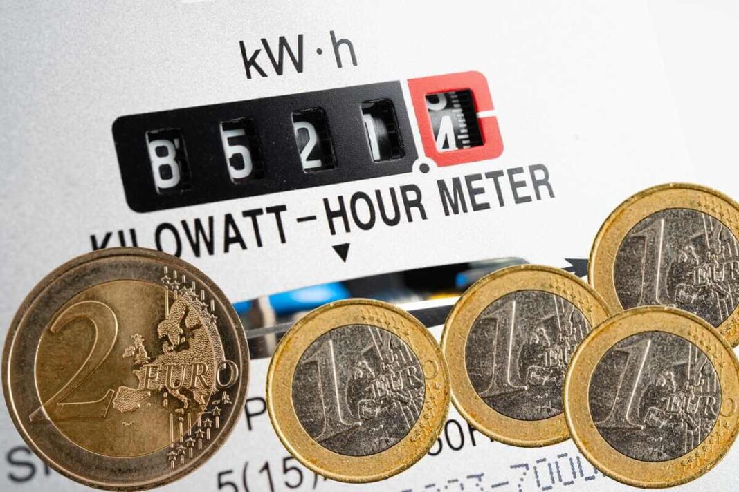 Elektros sąskaitos mažinimas prasideda nuo realių išlaidų stebėjimo matuojant suvartotas kilovatvalandes.