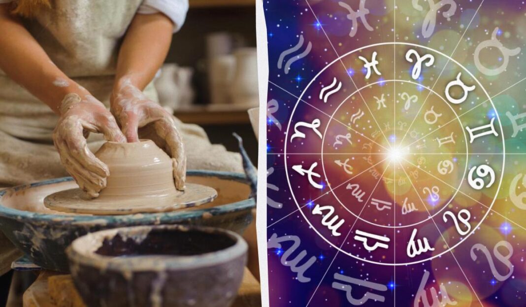 Rankomis formuojamas molinis indas ant keramikos žiedimo rato šalia Zodiako ženklų rato